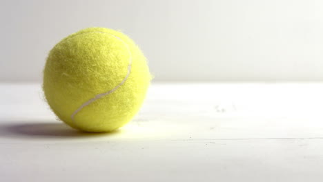 Nahaufnahme-Eines-Tennisballs