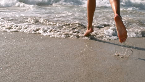 Pies-De-Mujer-Corriendo