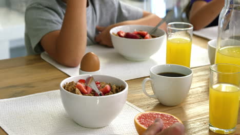 Gesundes-Frühstück-Mit-Kaffee-Und-Orangensaft