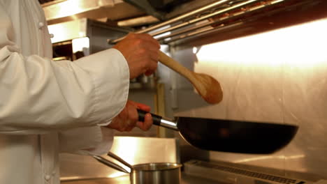 Chef-Preparando-Verduras