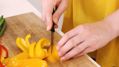 Woman-cutting-vegetables