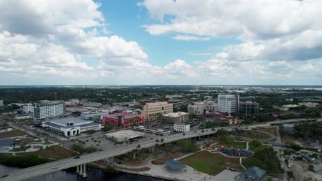 Aerial-drone-shot-looking-over-downtown-Fort-Myers,-Florida-on-a-nice-day