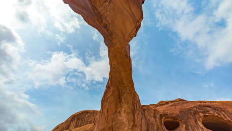 Clouds-Over-Corona-Arch-In-Utah,-USA---Timelapse