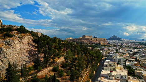 Akropolis-Und-Umgebung-In-Athen,-Griechenland-Im-Luftbild-Von-Oben