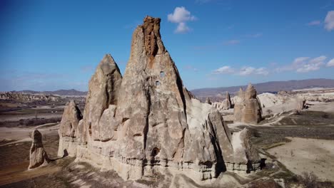 Feenkamine-In-Kappadokien,-Türkei:-Durch-Erosion-Entstandene-Geologische-Säulenfelsformationen
