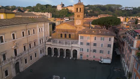 Toma-De-Establecimiento-Sobre-La-Piazza-Di-Santa-Maria-En-Trastevere