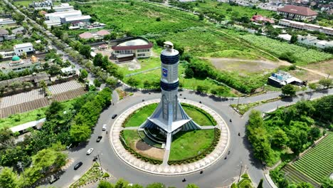 Luftaufnahme-Des-Perlendenkmals,-Mataram,-Lombok,-Indonesien