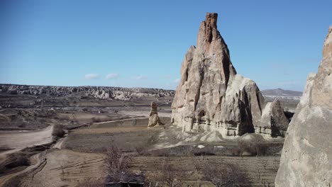 Feenkamine-In-Kappadokien,-Türkei:-Durch-Erosion-Entstandene-Geologische-Säulenfelsformationen