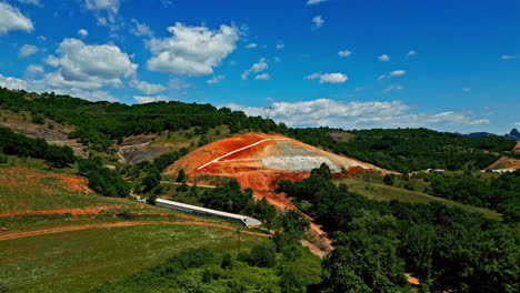 Excavación-Y-Movimiento-De-Tierras-Para-El-Desarrollo-De-Carreteras-En-Vista-Aérea