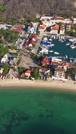 Vertical-hyperlapse-video-of-the-bays-of-Huatulco,-Oaxaca,-Mexico