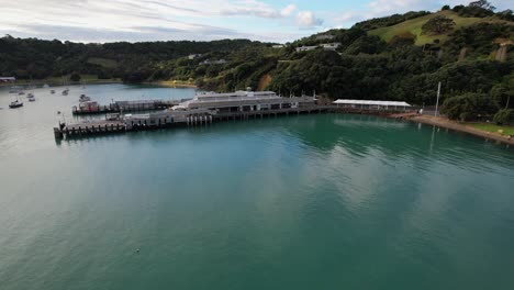 Waiheke-Ferry-Terminal-At-Waiheke-Island-In-Auckland,-New-Zealand