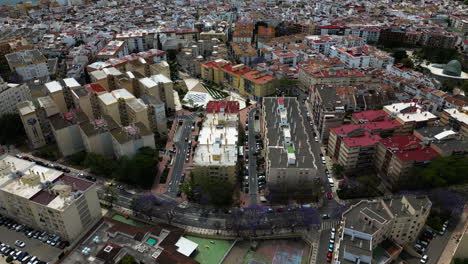 Innenstadt-Von-Estepona,-Drohnenansicht-Aus-Großer-Perspektive