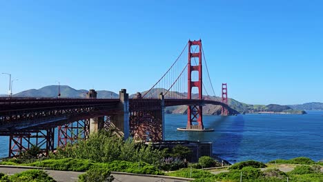 Puente-Golden-Gate-Estableciendo-Una-Toma-Amplia-Desde-El-Punto-De-Vista-En-San-Francisco,-California,-EE.UU.