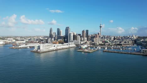 Hilton-Auckland-Hotel-Am-Waitemata-Harbour-Mit-Blick-Auf-Auckland-CBD-In-Neuseeland