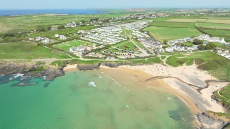 Treyarnon-Bay-Mit-Seiner-Wunderschönen-Malerischen-Landschaft-Und-Den-Stränden-Von-Oben