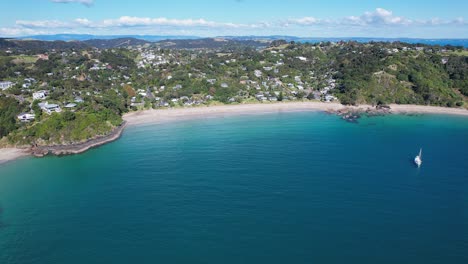 Palm-Beach-At-Mawhitipana-Bay-In-Summer-In-Waiheke-Island,-Auckland,-New-Zealand