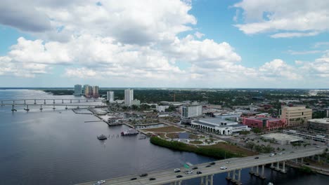 Drone-aerial-view-panning-to-the-right-over-downtown-Fort-Myers,-Florida