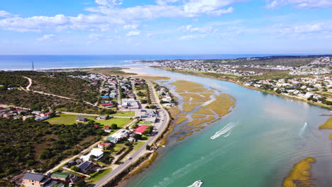 Motorboats-and-pleasure-crafts-on-Goukou-estuarine-river-in-scenic-Still-Bay