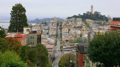 Malerische-Aussicht-Auf-Die-Stadt-San-Francisco-Von-Der-Lombard-Street