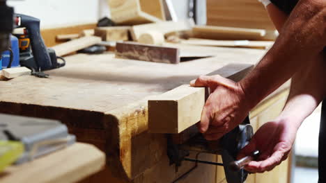 Focus-on-carpenter-using-a-vise-