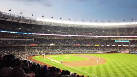 Alex-Verdugo-Von-Den-New-York-Yankees-Ist-Während-Der-Regulären-Saison-Im-Yankee-Stadium-Gegen-Die-Miami-Marlins-Am-Schlag