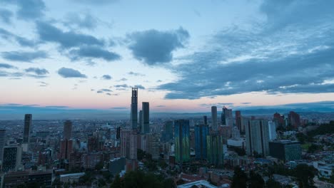 Timelapse-Del-Amanecer-Con-Vistas-Al-Centro-De-La-Ciudad-De-Bogotá.