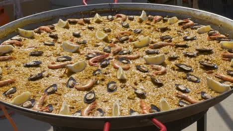 FINISHED-GIANT-PAELLA-READY-TO-SERVE