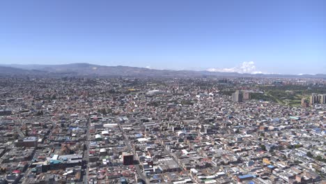 Drone-shot-of-sunny-Bogota,-Colombia