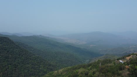 Drohnenaufnahme-Der-Landschaft-Oder-Der-Häuser-Und-Der-Umgebung-Der-Menschen,-Die-In-Nagaland,-Indien-Leben