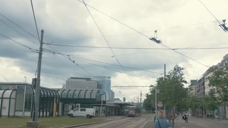 Cables-Eléctricos-De-Tranvía-Transporte-Público-Aéreo