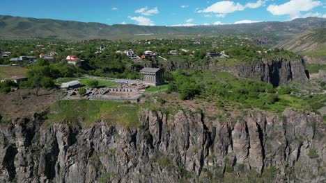 Maravíllate-Ante-La-Grandeza-Del-Templo-Garni-En-Armenia-Con-Este-Vídeo-De-Drones-En-4k-Y-60-Fps