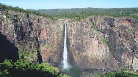 4K-Drone-Video-of-the-tallest-waterfall-in-Australia