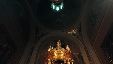 Altar-De-Jesucristo-En-La-Iglesia-Catedral-Gigante-De-Zaragoza