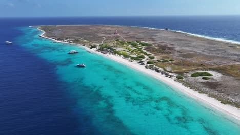 Klein-Curacao-Beach-In-Willemstad-In-Den-Niederlanden-Curacao