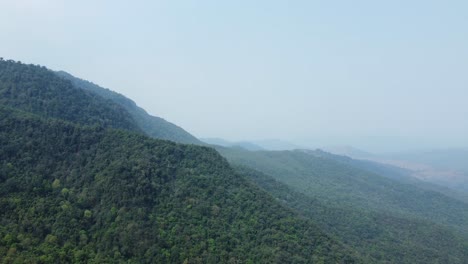 Vista-De-Drones-Del-Paisaje-O-De-Las-Casas-Y-El-Entorno-De-Las-Personas-Que-Viven-En-Nagaland,-India.