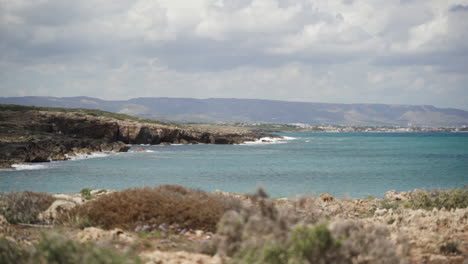 Coastline-at-beach-in-Sicily,-Italy