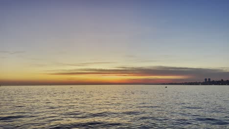 Vista-Del-Atardecer-Sobre-El-Bósforo-Y-El-Mar-De-Mármara