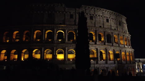 4K-video-of-the-colosseum-from-the-main-way-to-get-to-it