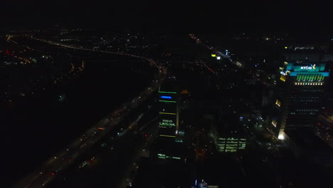 Aerial-view-of-a-seoul-city,-moving-foward