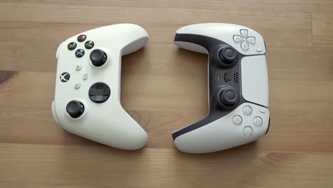new-Xbox-series-S-and-Playstation-5-controllers