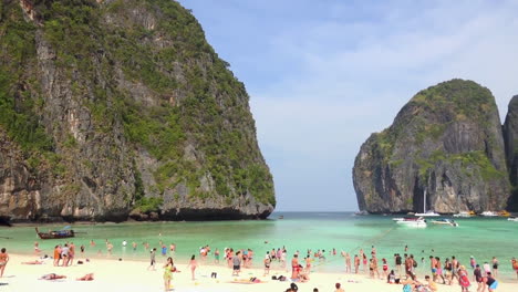 Tourists-enjoys-in-turquoise-water-in-lagoon-of-Maya-Bay-beach