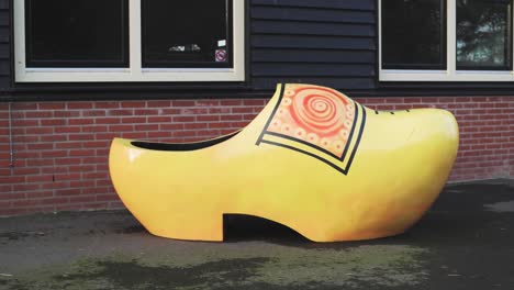 King-Size-farmer's-yellow-wooden-clog