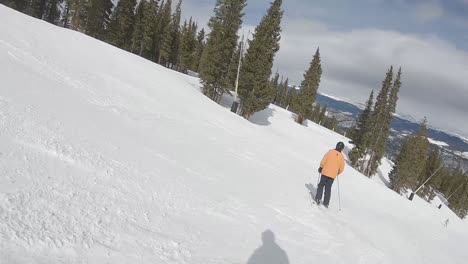 Snowboarding-at-Breckenrdige-Colorado-during-amazing-fresh-powder