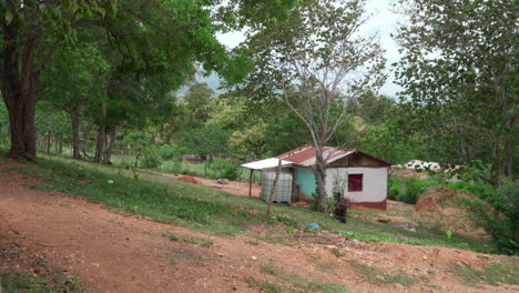 Una-Pequeña-Casa-De-Campo-En-Un-Pueblo-Rural-De-Honduras
