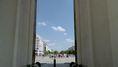 Puerta-De-Brandeburgo:-Increíble-Lugar-Turístico-En-Berlín,-Alemania