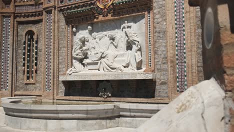 Ovale-Treppe-Oder-Escalinata-De-Teruel-In-Einer-Alten-Stadt-In-Spanien-Aragon-Eine-Aufnahme-Seiner-Türme-Und-Christlichen-Kunstwerke