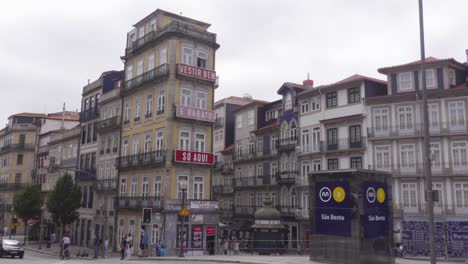 A-View-of-Traffic-in-Porto,-Portugal-near-Sao-Bento-Train-Station
