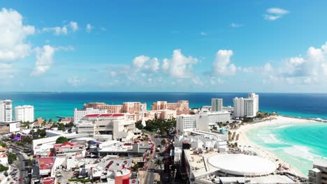 Zona-Hotelera-De-Cancún-A-Vista-De-Pájaro