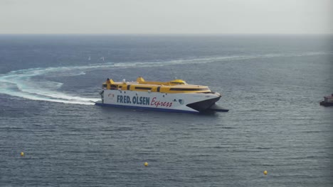 Catamaran-Passenger-Ferry-4K-Time-Lapse
