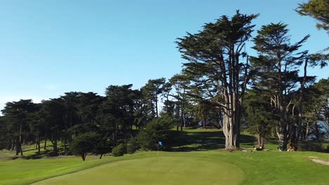 Leerer-Golden-Gate-Park-Golfplatz,-Schwenken-Ohne-Menschen,-Sonnig